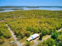 Juniper Cabin--wildlife w/ serene patio and outdoor experience--30/50 amp hookup