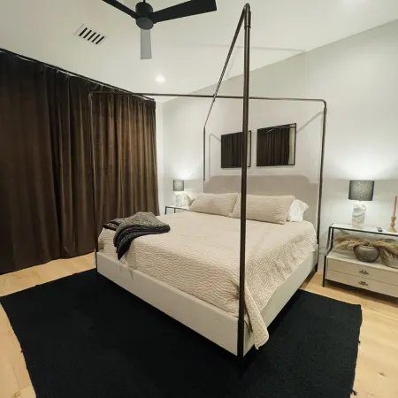 Luxurious King Suite in Gilbert. Kids are Welcome!