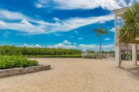 Vaca Cove C Reel Paradise, Ocean View with Dock