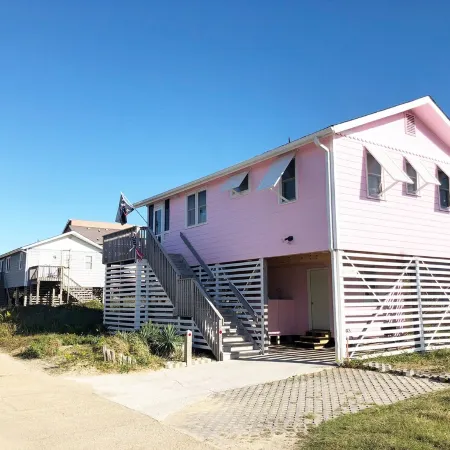 Little Pink Cottage OBX - 50 steps to your Private Beach Access!