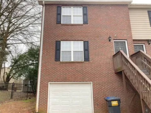 Renovated Townhome Close to Everything - 8 Guests