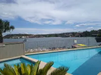 Luxury condo, DISCOUNTED RATES…steps to Lake, sleeps 10, near Yacht Club!