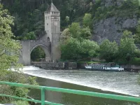 Apt. T1 Bis in town on the 1st floor of a residence with terrace carractère Hotel a Cahors