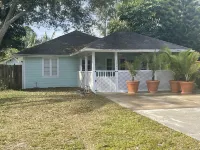 2/1 Vero Beach Getaway Hotel a West Vero Corridor