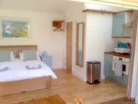 Seaside two bedroom flat with parking opposite path onto beach Hotels near Jurassic Coast