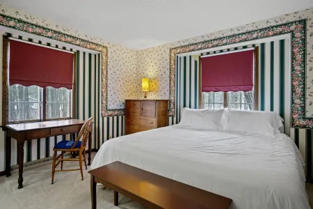 Relaxing Lake Home with Private Water Access - Pet Friendly