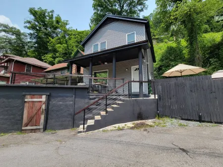 Luxury ATV lodging with beautiful view, sleeps 11.