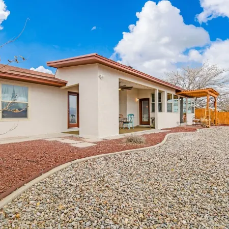 Relaxing, comfortable home for entertaining or enjoying the view