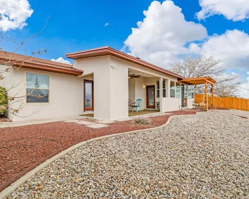 Relaxing, comfortable home for entertaining or enjoying the view Hotels in Rio Rancho