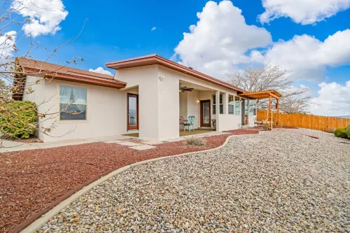 Relaxing, comfortable home for entertaining or enjoying the view Hotels in Rio Rancho
