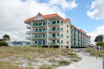 Family Friendly Condo: Building is DIRECTLY on Gulf! Hotel in zona Upham Beach