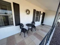 5 star resort pool,jet tub, out drshower,barbeque,fire pit,tv’s,amazing backyard