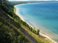 On Lake Michigan, close to Fishtown, Sand Dunes, Bike trials, Casino, Wineries