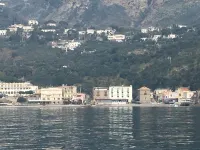 A newly renovated, stylish 2 bedroom apartment with amazing sea view