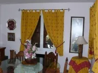 BEAUCAIRE Recent house surrounded by nature Hotels in Beaucaire