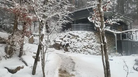 Daon Forest Pension Отели рядом с достопримечательностью «The 38th Parallel»