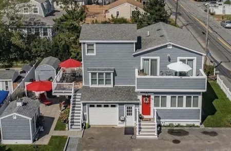 100 Steps to the Beach w/ Parking, Patios, Decks