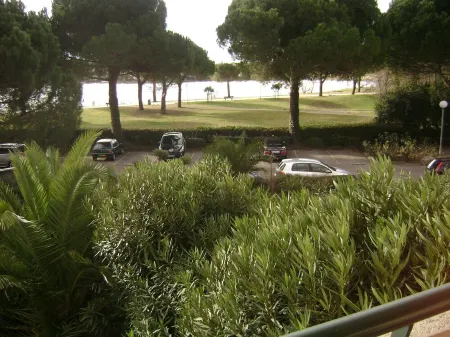 2 ROOMS+CABIN- SWIMMING POOL- TERRACE SOUTH- NICE VIEW ON THE LAKE, WIFI, NEAR GOLF COURSE