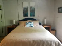 2 bedroom Amazing River front Cabin in Franklin NC