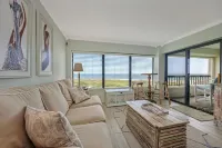 Beautiful Oceanfront Condo With Breathtaking Beach Views