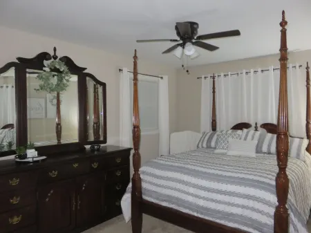 Cozy Family Sized Cottage in the Country! 15 minutes to Lancaster City!!