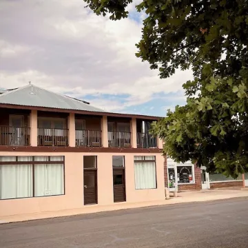 Marfa House Pinto Canyon, in the Center of Marfa