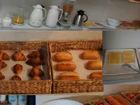 Adonis Lyon Est Hôtel Artys - petit déjeuner
