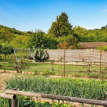 A vacation in the midst of nature just a stone's throw from Alba?