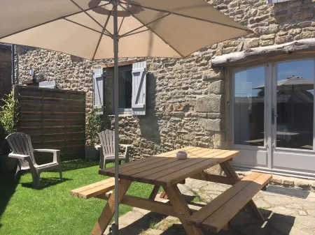 Apartment-House Garden level