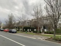 Modern 4 bedroom Townhouse @Ford with Free Parking and Brilliant Location