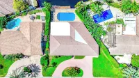 Heated Pool & Waterfront! Kayaks + Pool Table!