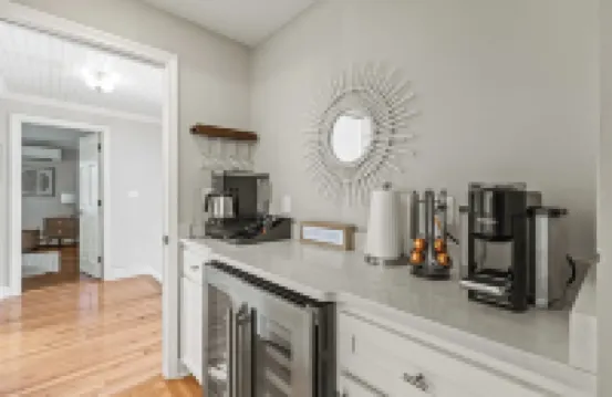 Ocean View Family Home, Game Room, Walk to Beach & Nubble Lighthouse!