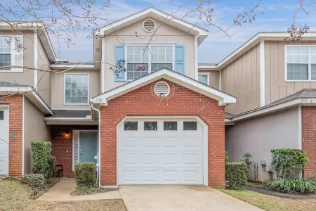 Chillin' at Foxchase 2BR/2.5BA Отели в г. Коффи