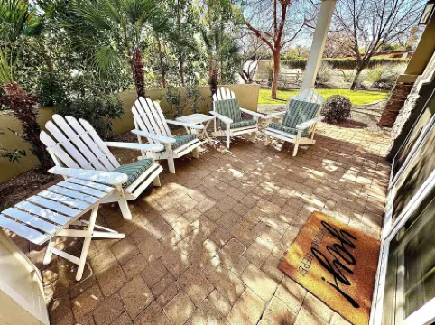 Spacious Arcadia Bright and Cheery House