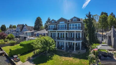 Last Minute Waterfront Escape-OCT 21-Nov 24 2025Celebrate Seattle's Fall Energy