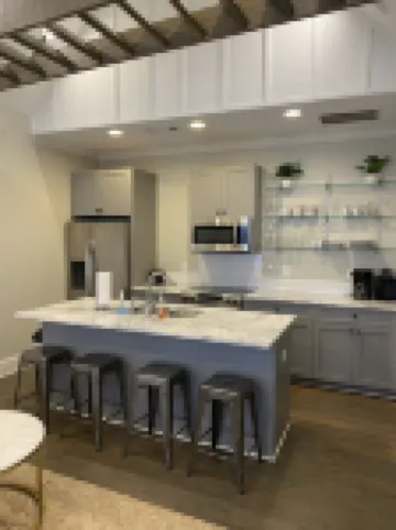 Beautiful Downtown Auburn Cottage In A Quaint Setting!