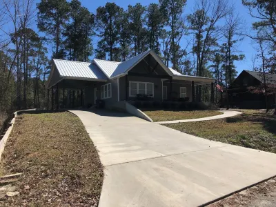 Sam Rayburn Lake House in Rayburn Country w/ WI-FI Hotels near Twin Dikes Park