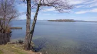 Lake Winnipesaukee Waterfront! Family Friendly, Amazing View, HotTub,Kayaks+more