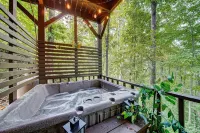 Bear Bottoms with Fireplace & Hot Tub