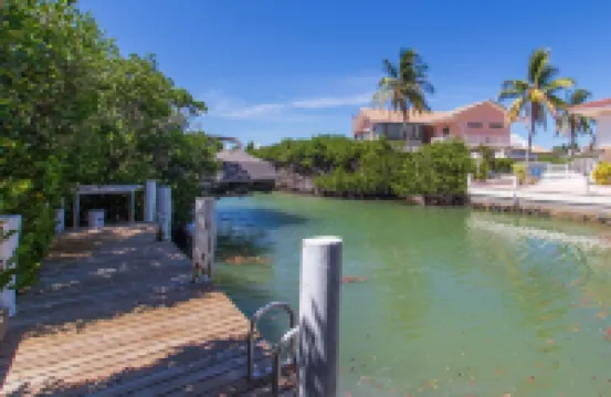 Beachfront Home  Pool/Tiki/Dock