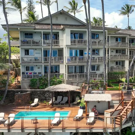 STUNNING OCEANFRONT PENTHOUSE 2Bd/2Ba *Fully Renovated, Pool * Poipu Palms Koloa