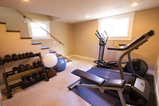 HEATED Pool & Hot Tub in a Quiet Neighborhood- Walk to Town- Dog Friendly