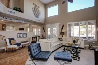 LUXURY DREAM HOME, 6 bdrm pool/hot tub, 8 flat tvs, fire pits, 5000 sq ft