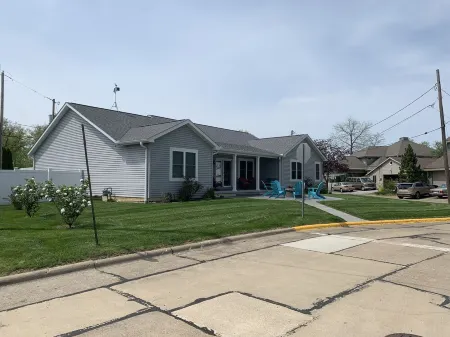 OLD HOMESTEAD #1- STUNNING LAKE VIEWS! STEPS FROM LAKE ERIE!