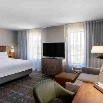 Staybridge Suites West des Moines Rooms