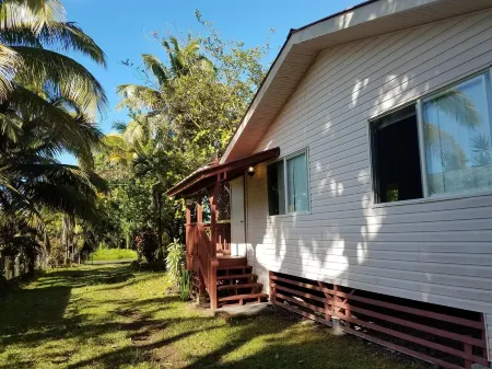 Tropical Paradise Getaway in Hawaiian Beaches, Pahoa, HI Отели рядом с достопримечательностью «Halepalaoa Beach»