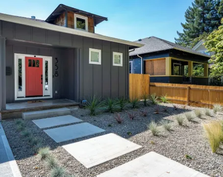 Charmer Downtown 3BR Home w Free Parking near UofO