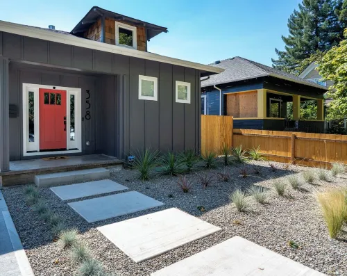 Charmer Downtown 3BR Home w Free Parking near UofO