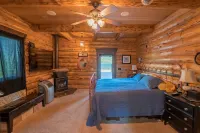 Shangrilog - Cabin with Mountain View & Lake Front Property