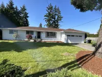 Cozy Home 4BR 2.5Bath- Walking Distance to State Fair Hotels near Safeway